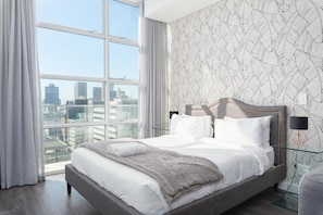 Comfort Studio, City View | Desk, iron/ironing board, cribs/infant beds, free WiFi