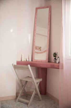 Standard Apartment (Dusty Pink) | Desk, iron/ironing board, free WiFi, bed sheets - Pasithei Studios (Santorini)
