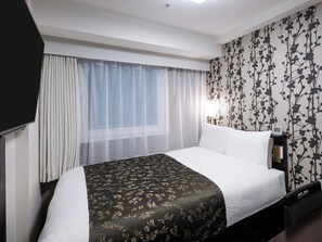 Desk, blackout curtains, free WiFi, bed sheets - APA Hotel Ayase Ekimae (Tokyo)