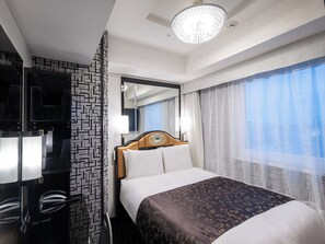 Desk, blackout curtains, free WiFi, bed sheets - APA Hotel Ayase Ekimae (Tokyo)