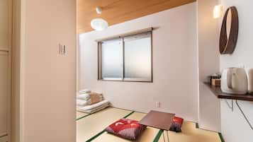 301 | Iron/ironing board, free WiFi