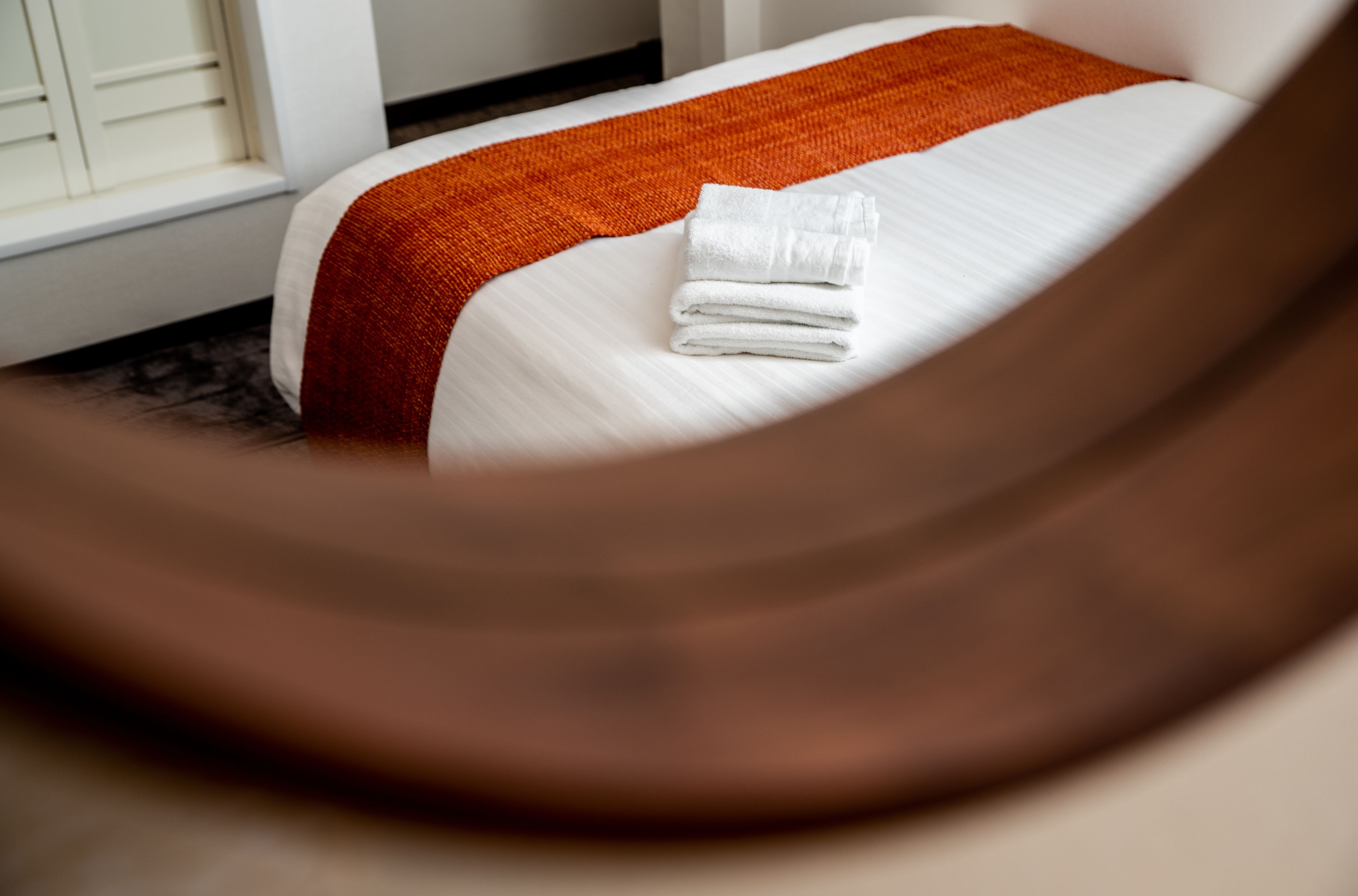 302 | Iron/ironing board, free WiFi