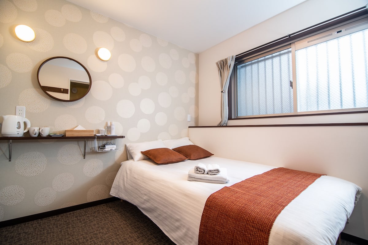 Iron/ironing board, free WiFi