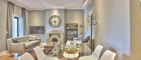 컴포트 아파트 | 객실 내 식사 공간