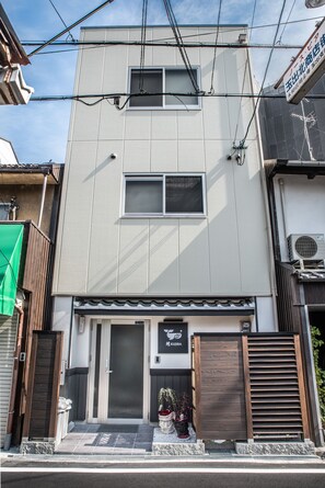 Front of property - Kujira 303 (Osaka)