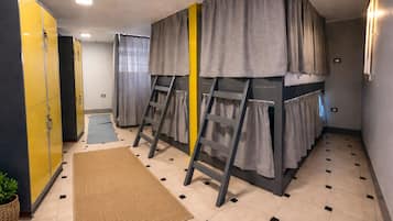 Deluxe Shared Dormitory, Women only