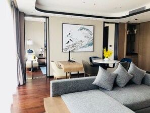 TV - Artel Yunfu Hotel (Yunfu)
