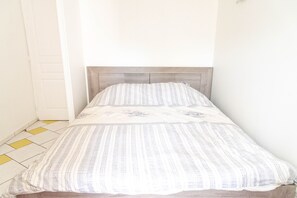 1 bedroom, iron/ironing board, Internet, bed sheets - T2 Cozy near Paris, CDG Airport, Disney (Clichy-sous-Bois)