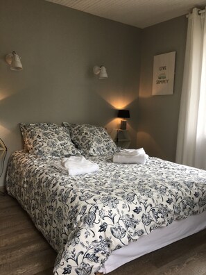 3 chambres, bureau, fer et planche à repasser, Wi-Fi gratuit