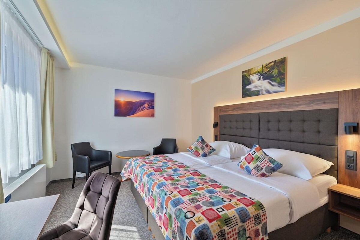 Select Comfort beds, blackout drapes, WiFi (free), bed sheets