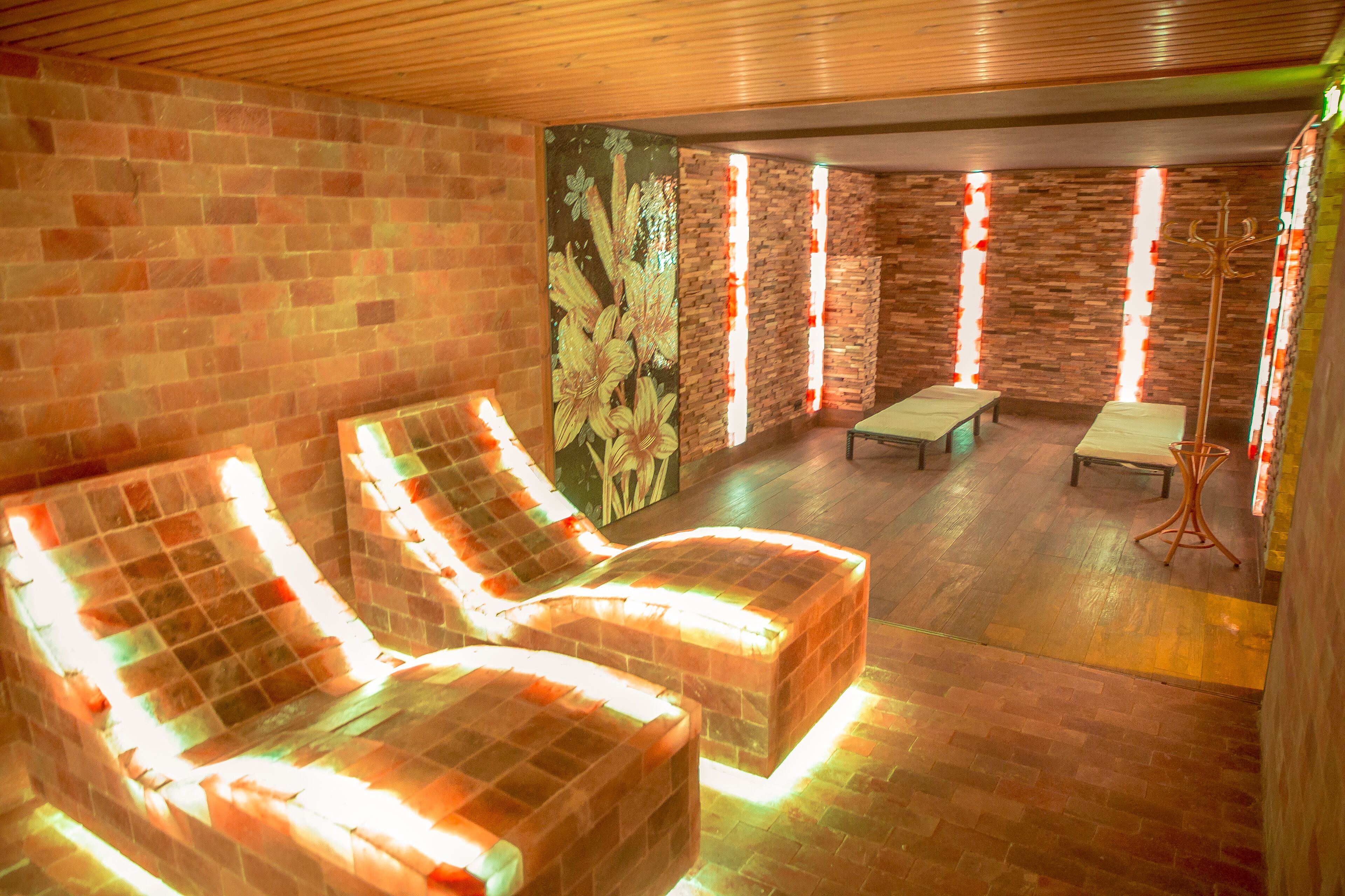 Sauna, hot tub, steam room, hydrotherapy, hot stone massages