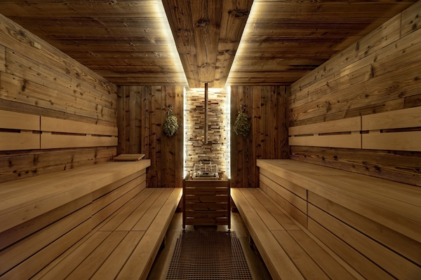 Sauna, hot tub, steam room, hydrotherapy, hot stone massages