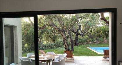 Corse Sud , Villa 9p, piscine, plage Ă 300m