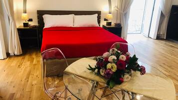 Minibaari, yksilöllisesti sisustettu, yksilöllisesti kalustettu