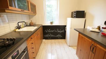 Fridge, microwave, oven, dishwasher