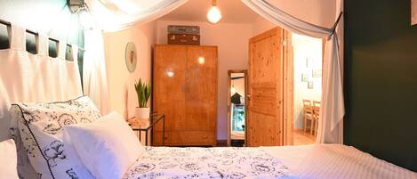 2 chambres, fer et planche à repasser, Wi-Fi gratuit, draps fournis