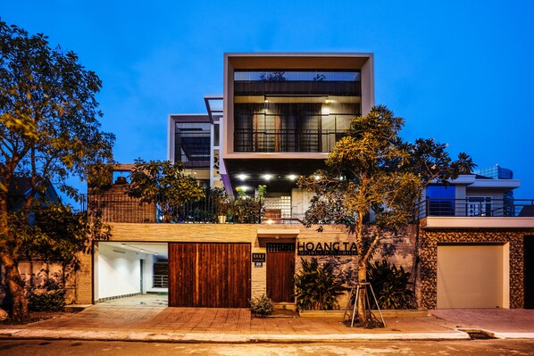 Exterior - ★ H.T luxury Villa in the heart of Vung Tau ★ (Tp. Vũng Tàu)