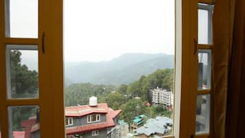 Executive Room, 1 Queen Bed | Rollaway beds