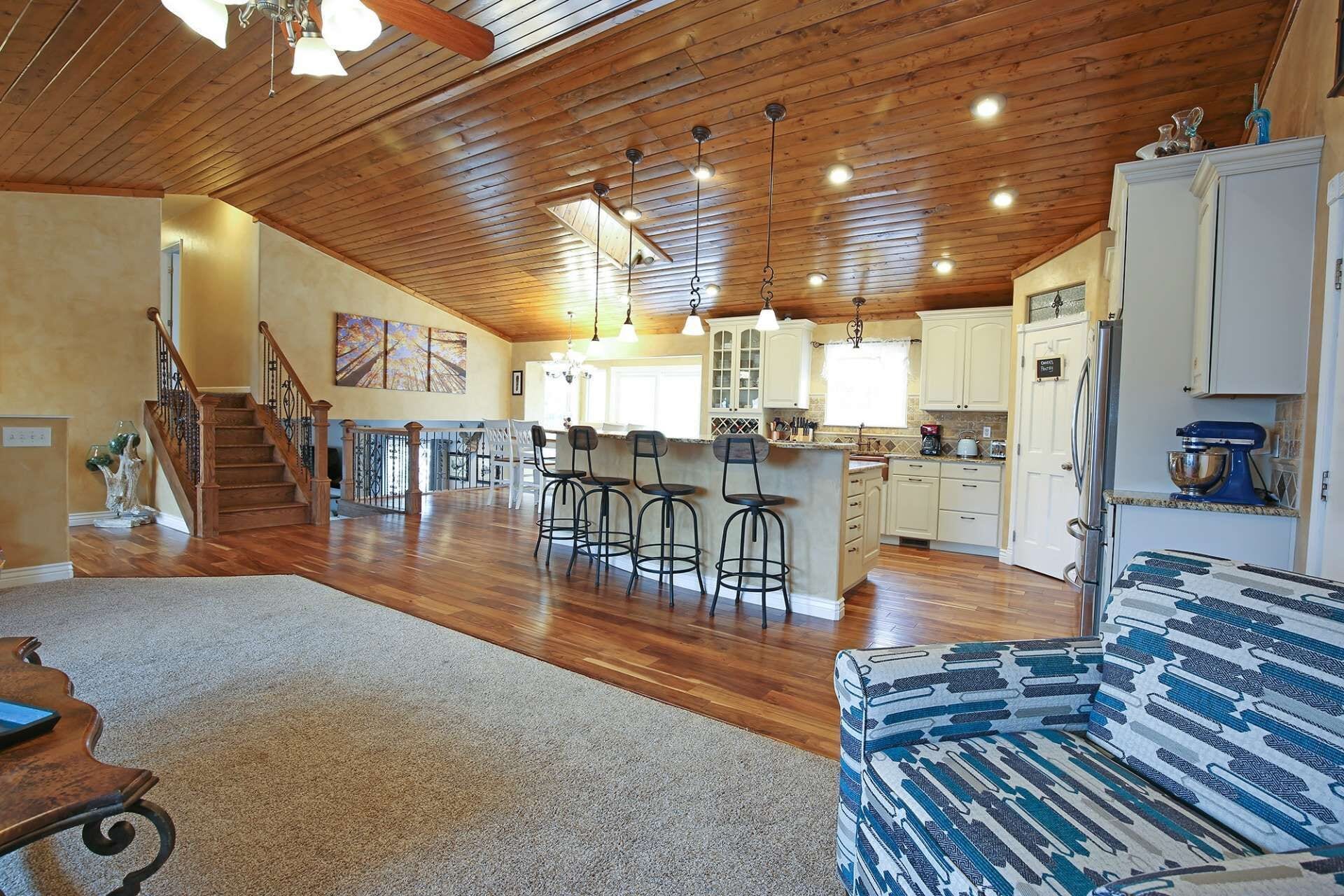 This open and inviting home is the perfect place to entertain the entire family!