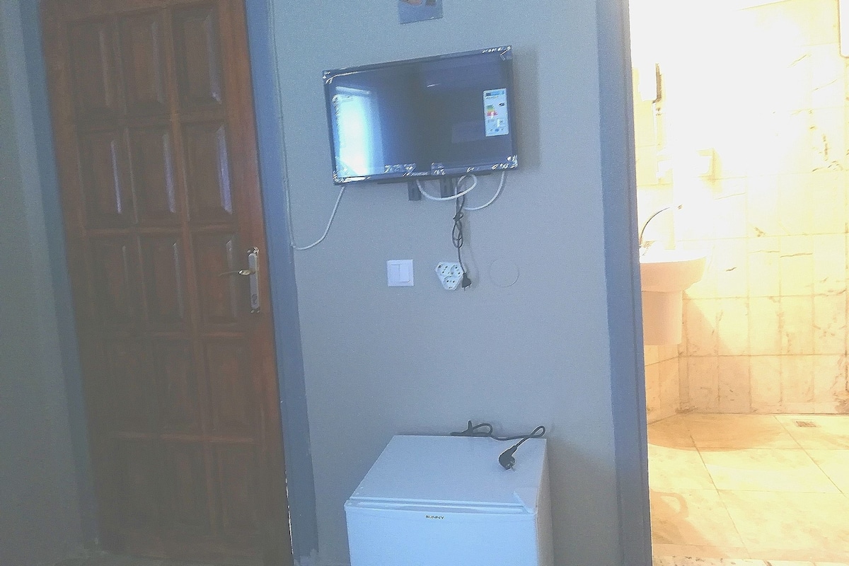Kamar Klasik | Wi-Fi gratis dan seprai linen