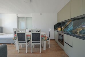 Apartamento luxo | Wi-Fi de cortesia, roupa de cama