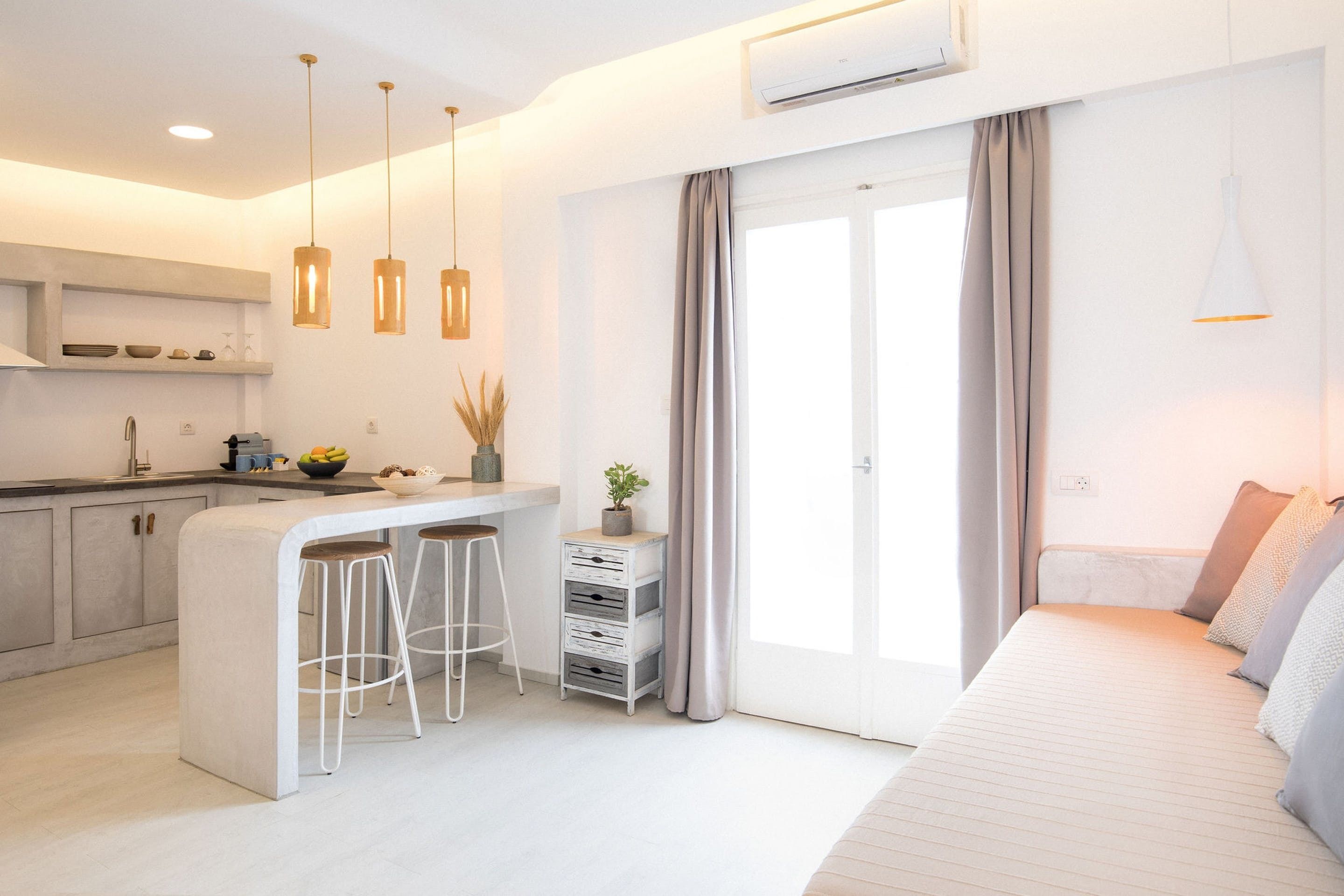 Superior-Apartment | Hochwertige Bettwaren, Zimmersafe, Bügeleisen/Bügelbrett