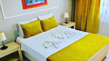 Chambre Standard Double ou avec lits jumeaux, vue jardin | Literie de qualité supérieure, minibar, bureau