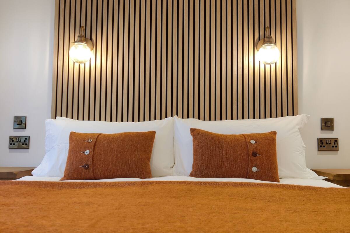 Super King Room, Garden View | Egyptian cotton sheets, premium bedding, iron/ironing board (on request)