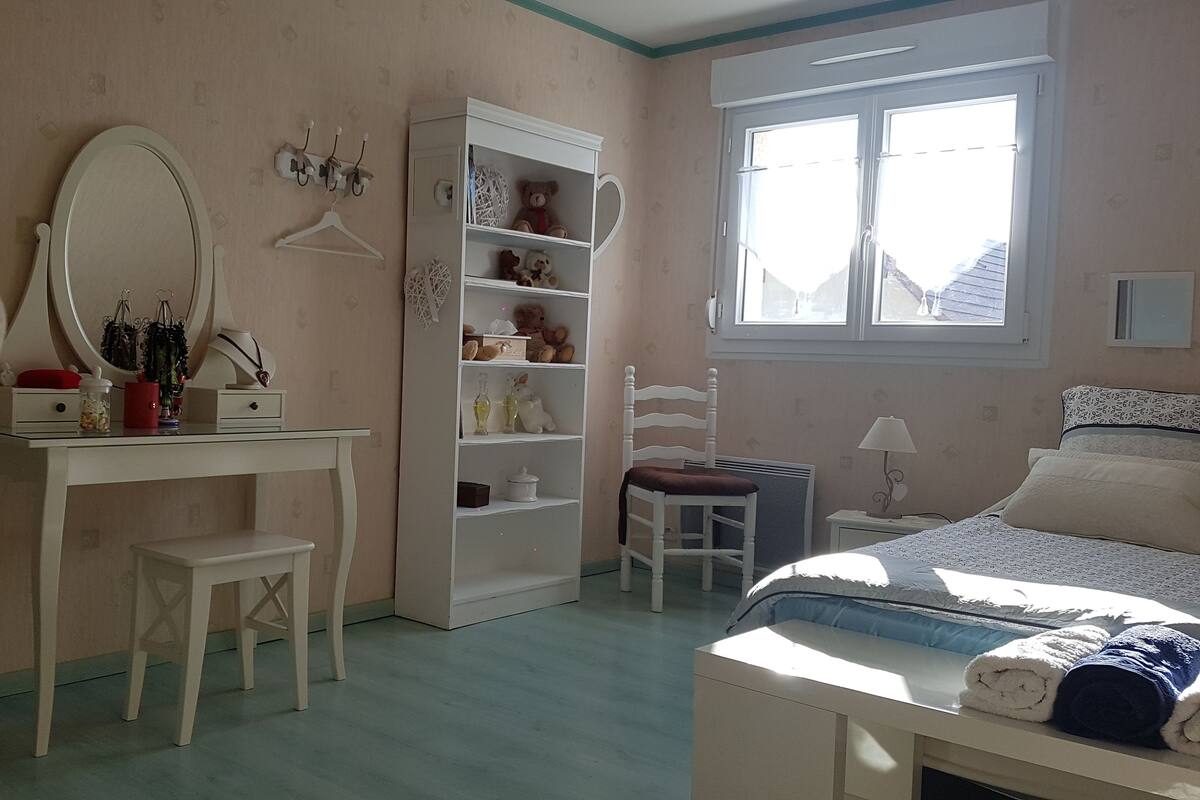 Romantisches Zimmer, Hügelblick