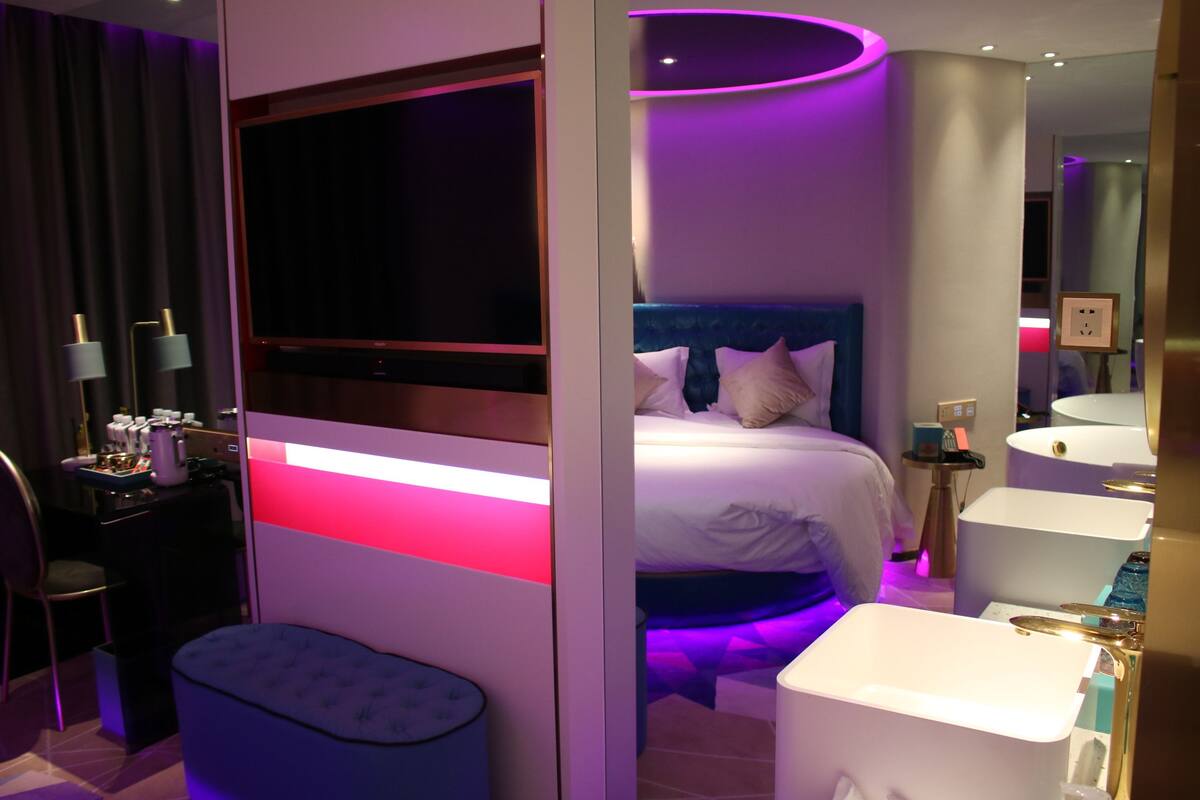 Minibar, desk, blackout curtains, free WiFi