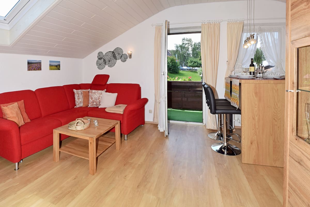Standard Apartment, 1 Bedroom, Balcony (Illertal) | Ruang tamu | TV skrin rata