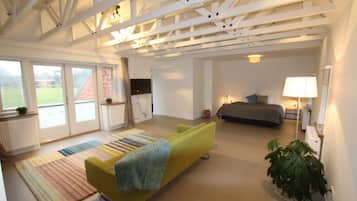 Comfort Suite, Balcony, Garden View | 2 bedrooms, hypo-allergenic bedding, in-room safe