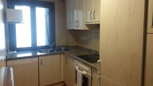 Doppel- oder Zweibettzimmer | Eigene Küche | Großer Kühlschrank, Mikrowelle, Ofen, Herdplatte