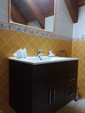 Bathroom - Hostal Rural Casa Parda (Sallent de Gallego)