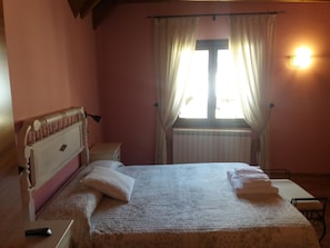 Doppel- oder Zweibettzimmer | 1 Schlafzimmer, Babybetten, Zustellbetten, kostenloses WLAN