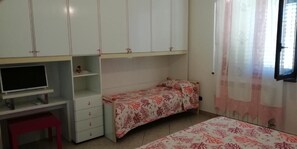 1 bedroom, hypo-allergenic bedding, free WiFi, bed sheets