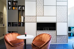 Free daily continental breakfast - Amadomus Luxury suites (Naples)
