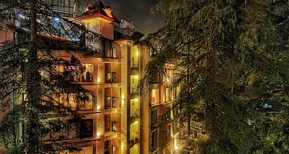 Royale Retreat Hotel & Spa Near Mall Road