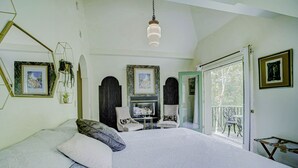 Standard Suite, Ensuite (Art Deco Suite) | 1 bedroom, free WiFi - James Mulvey Carriage House Inn (Stillwater)