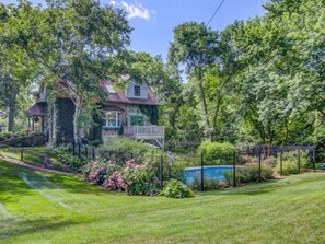 Exterior - James Mulvey Carriage House Inn (Stillwater)