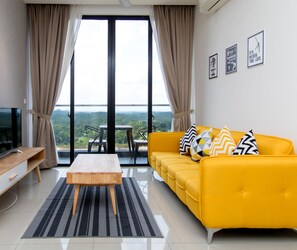 Familienapartment, 3 Schlafzimmer, Stadtblick | Wohnbereich