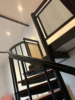 Superior Studio (Studio E) | Living area | 40-cm flat-screen TV with cable channels, TV - Asteria Studios (Paramaribo)