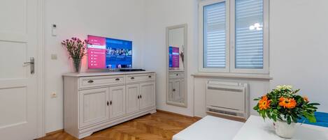 47-tommers fladskærms-tv med digitale kanaler, tv