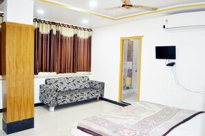 Rollaway beds, free WiFi