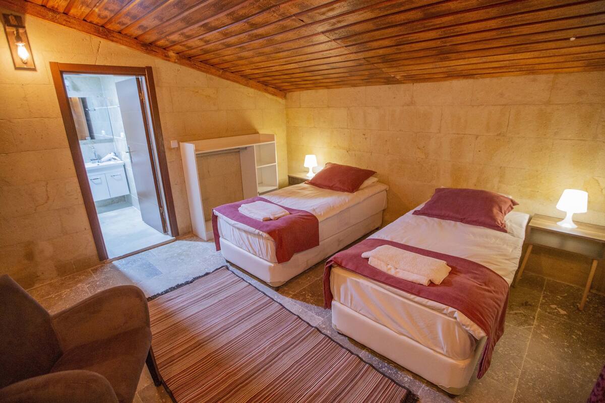 economy room, garden view | view from room