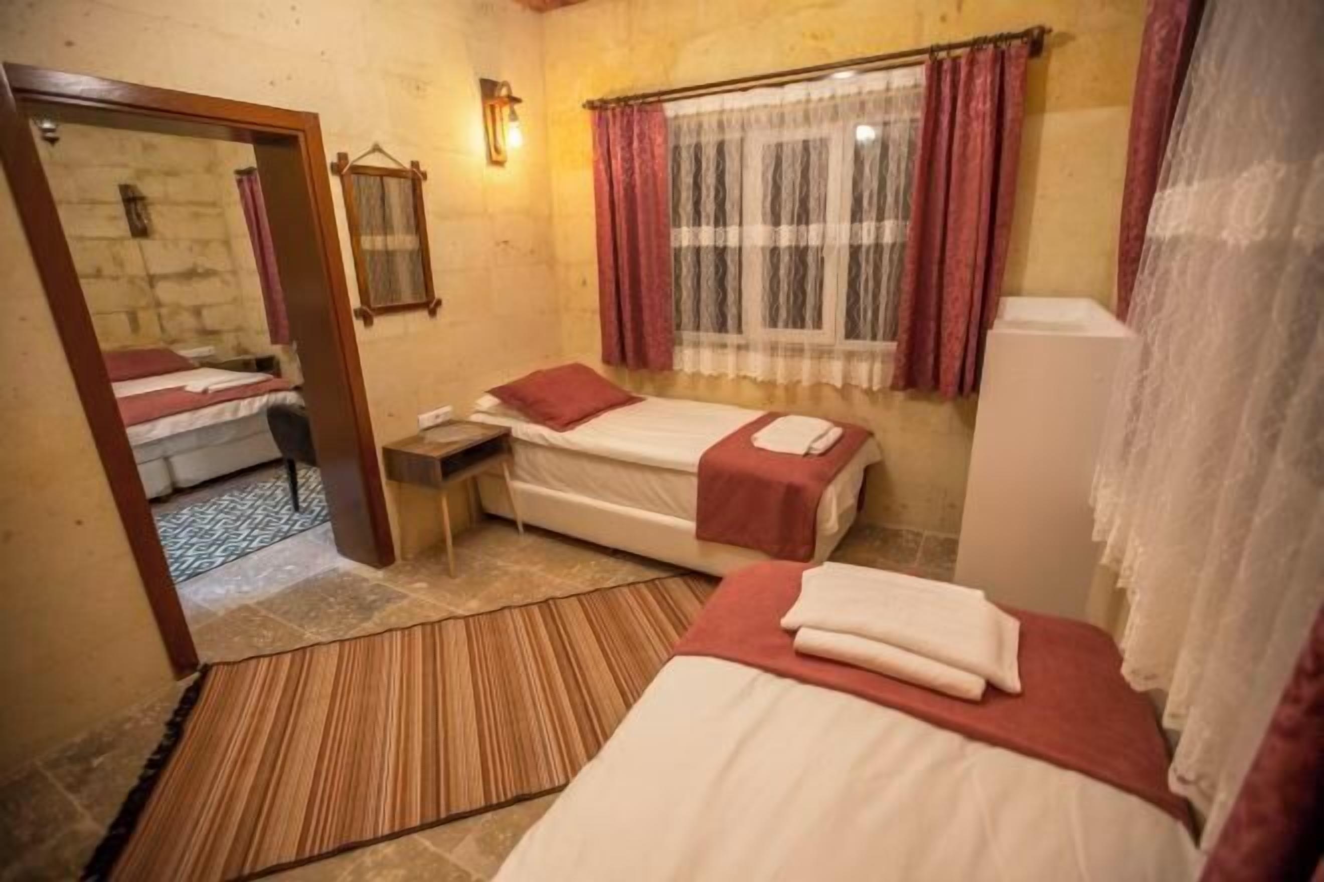 Premium bedding, minibar, blackout drapes, soundproofing