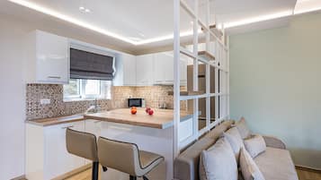 Family Villa, Sea View | Private kitchen