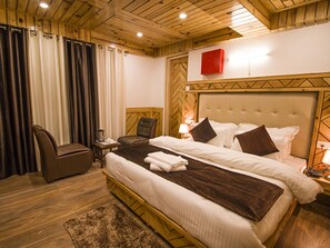 Deluxe Double Room - Hotel Mount Edge (Dharamshala)