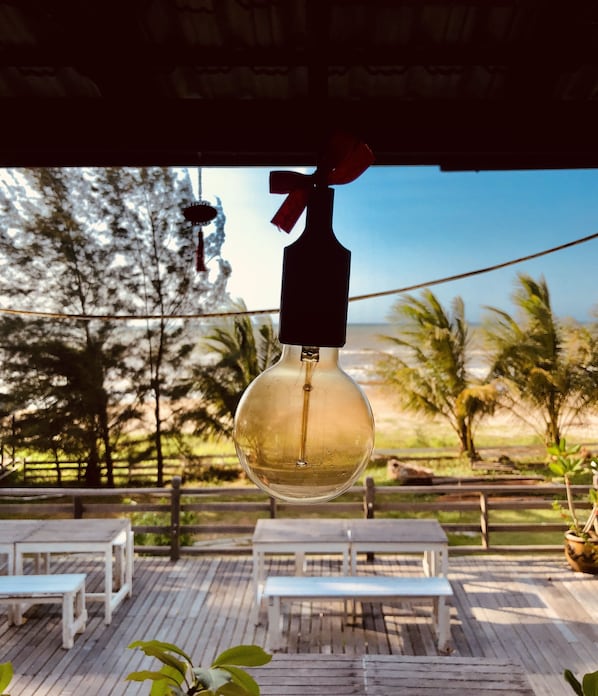 Lobby sitting area - Tim's Seaside Hideout Resort (Miri)