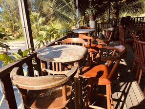 Lobby sitting area - Tim's Seaside Hideout Resort (Miri)